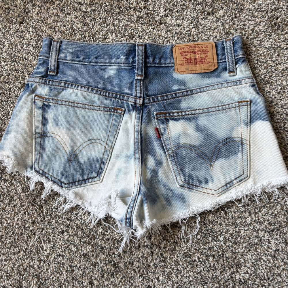 Levi's 550 Distressed Bleached Mini Shorts